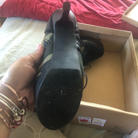 Women’s boots - Picture 3 of 3